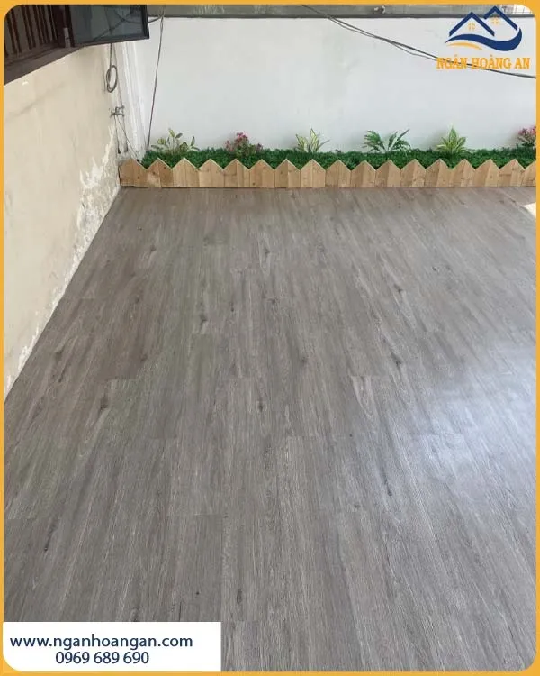 Lát Sàn Nhựa Dán Keo Cho Trường Học Bền Đẹp