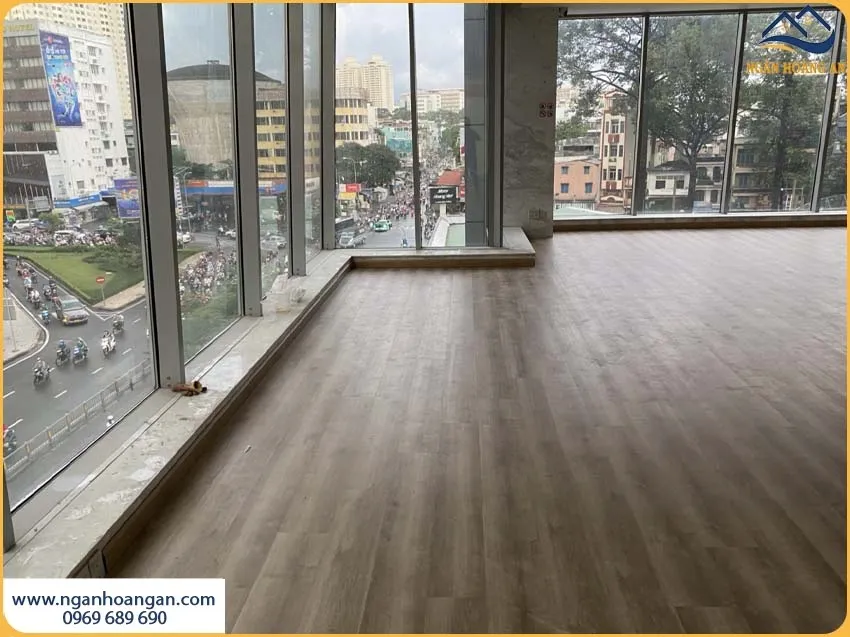 Lát Sàn Nhựa Hèm Khoá Cho Công Ty Sạch Sẽ Lát Sàn Nhựa Hèm Khoá Cho Công Ty Sạch Sẽ