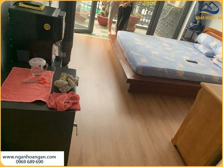 Lát Sàn Nhựa Hèm Khoá Cho Phòng Ngủ Thêm Cao Cấp