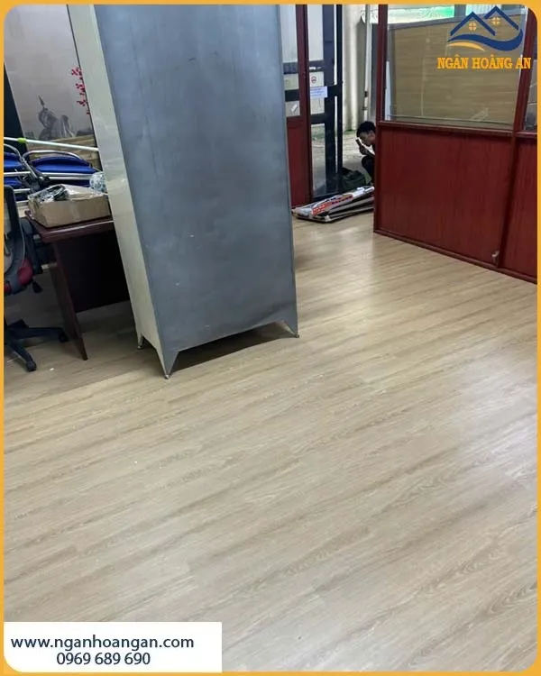 Lát Sàn Nhựa Tự Dán Cho Công Ty Dễ Bảo Dưỡng Lát Sàn Nhựa Tự Dán Cho Công Ty Dễ Bảo Dưỡng