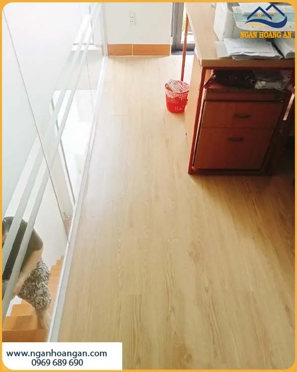 Lát Sàn Nhựa Tự Dán Cho Công Ty Hạn Chế Trơn Trượt Lát Sàn Nhựa Tự Dán Cho Công Ty Hạn Chế Trơn Trượt
