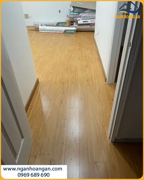 Lát Sàn Gỗ Hèm Khoá Wilson 817 Tạo Cảm Giác Chắc Chân Khi Di Chuyển