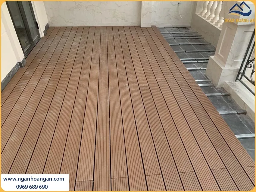 Lót Sàn Ngoài Trời Kosmos K140V25X3M Light Wood Tạo Điểm Nhấn Cho Không Gian Lót Sàn Ngoài Trời Kosmos K140V25X3M Light Wood Tạo Điểm Nhấn Cho Không Gian