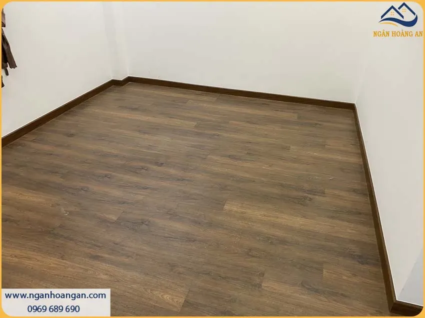 Thi Công Sàn Gỗ Công Nghiệp Robina Ấn Tượng Cho Phòng Ngủ