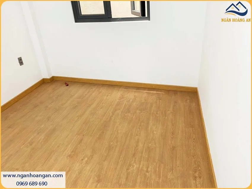 Lắp Đặt Sàn Gỗ Công Nghiệp Robina Thi Công Nhanh, Có Độ Bền Cao