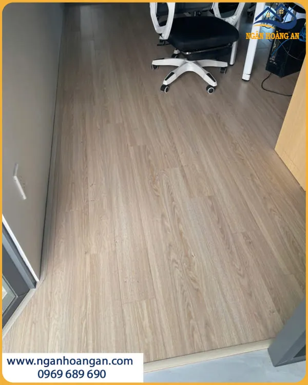 Lót Sàn Gỗ Công Nghiệp Wilson W445 Lau Chùi Nhanh