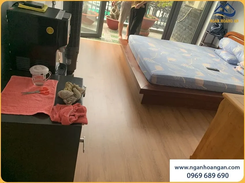 Lót Sàn Nhựa Hèm Khoá Cho Nhà Ở Gọn Gàng, Hiện Đại