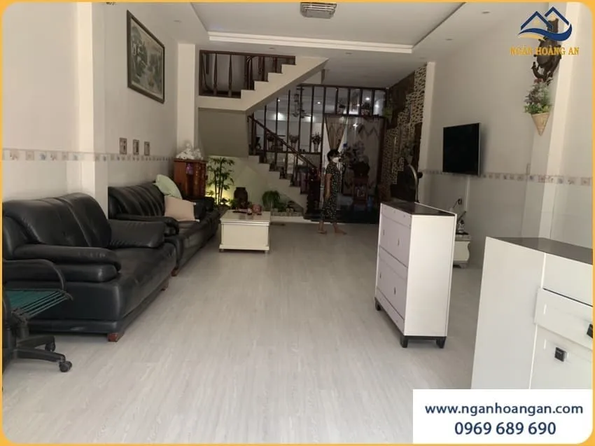 Lót Sàn Nhựa Hèm Khoá Tăng Vẻ Ấm Cúng Cho Nhà Ở