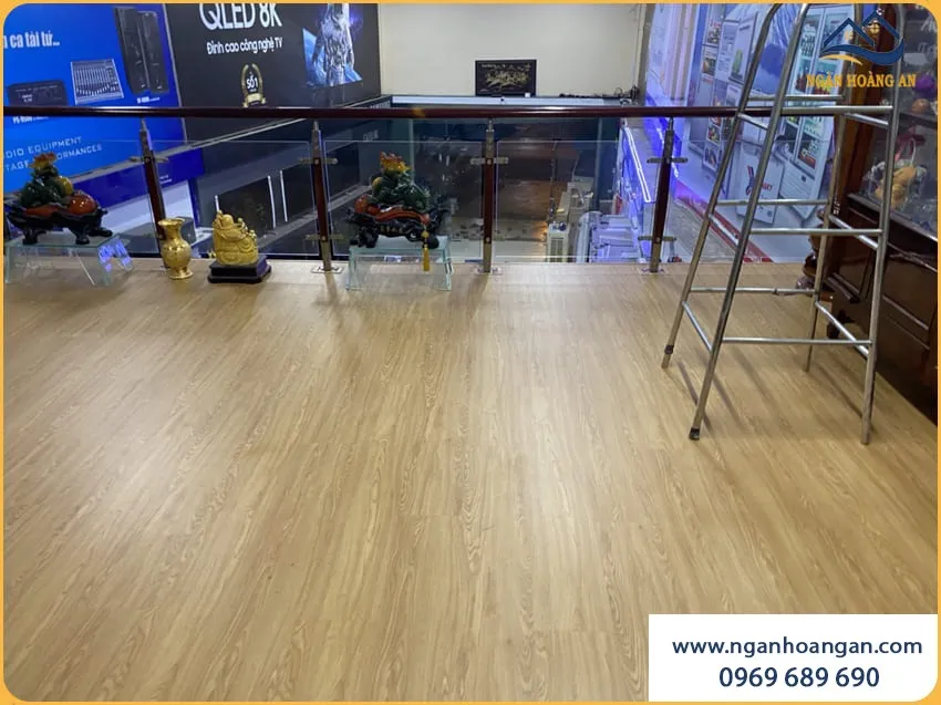 Lót Sàn Nhựa Hèm Khoá Tạo Cảm Giác Thoải Mái Cho Nhà Ở