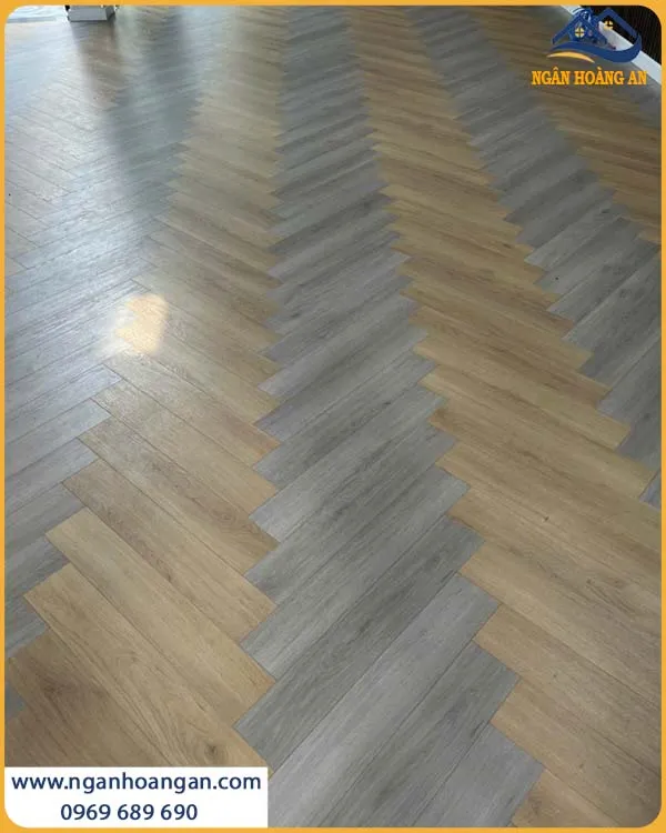 Sàn Gỗ Xương Cá Charmwood Được Lắp Đặt Thời Thượng Cho Công Ty