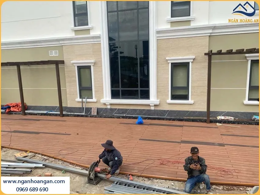 Sàn Gỗ Nhựa Ngoài Trời Kosmos Lắp Đặt Thời Thượng Cho Sân Vườn