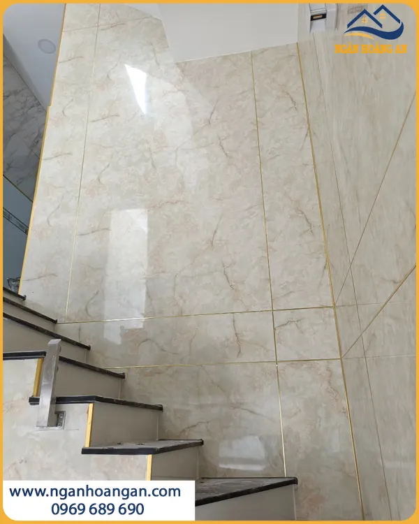 Lựa Chọn Ốp Tường Cầu Thang Bằng PVC Giả Đá Bền Đẹp
