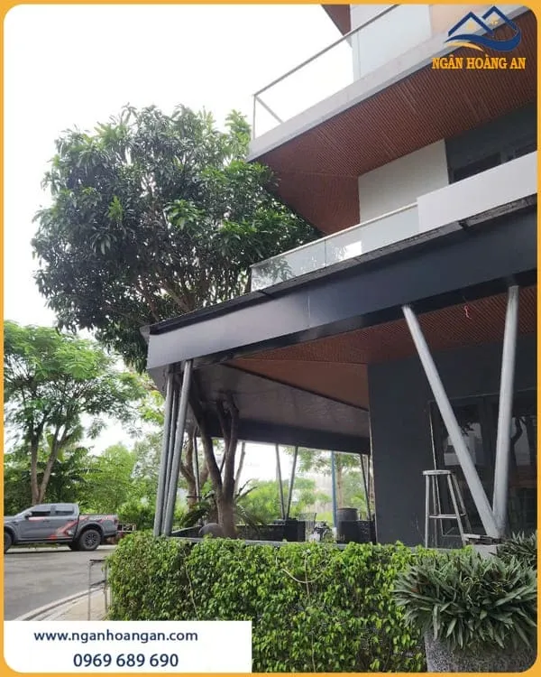 Mái Hiên Nhà Ở Ốp Trần Gỗ Nhựa Ngoài Trời