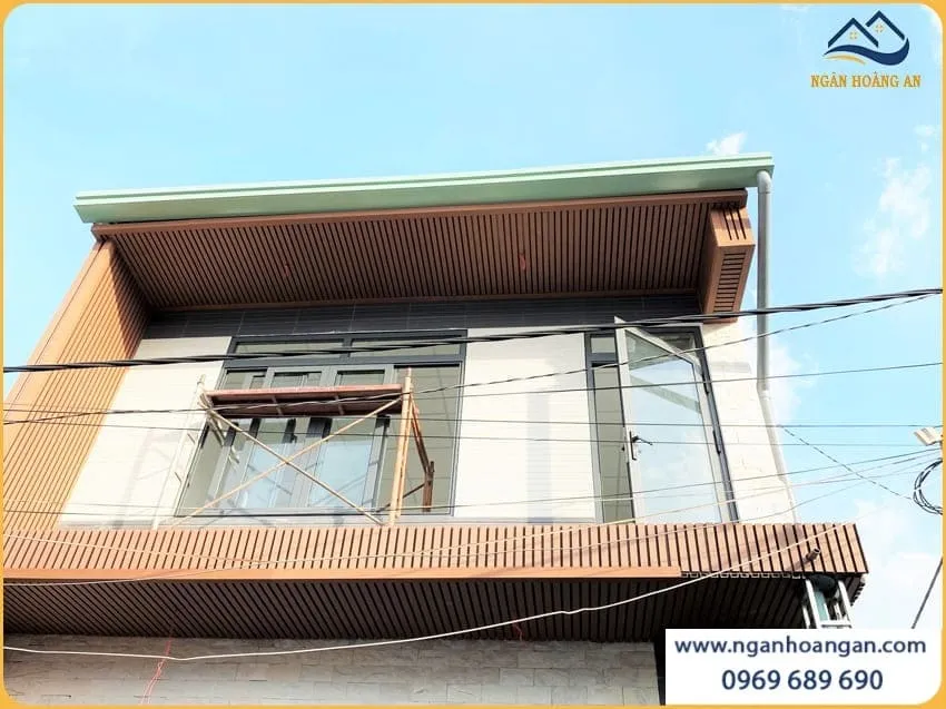 Mái Hiên Nhà Ốp Lam Sóng Gỗ Nhựa Ngoài Trời Kosmos