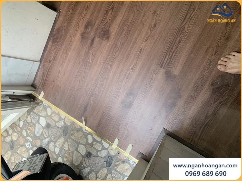 Nhà Ở Hiện Đại Nhờ Sàn Nhựa Hèm Khoá Glotex US106