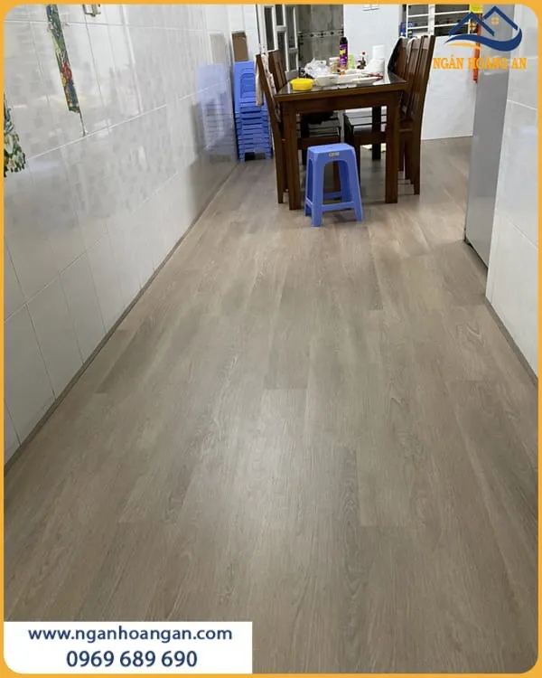 Nhà Ở Sạch Sẽ Nhờ Sàn Nhựa Hèm Khoá Glotex S480