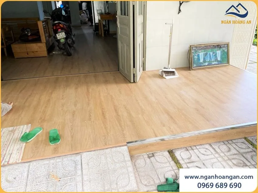 Nhà Ở Sạch Sẽ Nhờ Sàn Nhựa Hèm Khoá