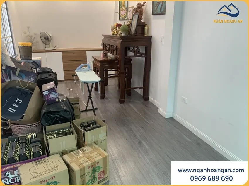 Nhà Ở Thêm Ấm Cúng Nhờ Sàn Nhựa Dán Keo Vân Gỗ Nhà Ở Thêm Ấm Cúng Nhờ Sàn Nhựa Dán Keo Vân Gỗ