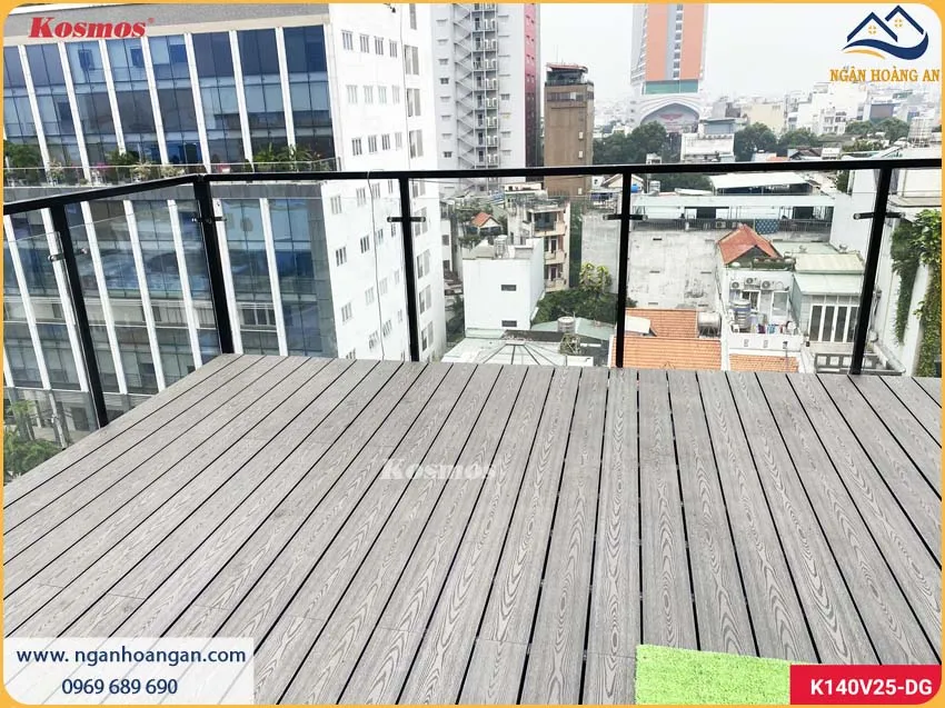 Ban Công Được Lót Sàn Gỗ Nhựa Ngoài Trời Kosmos Hiện Đại