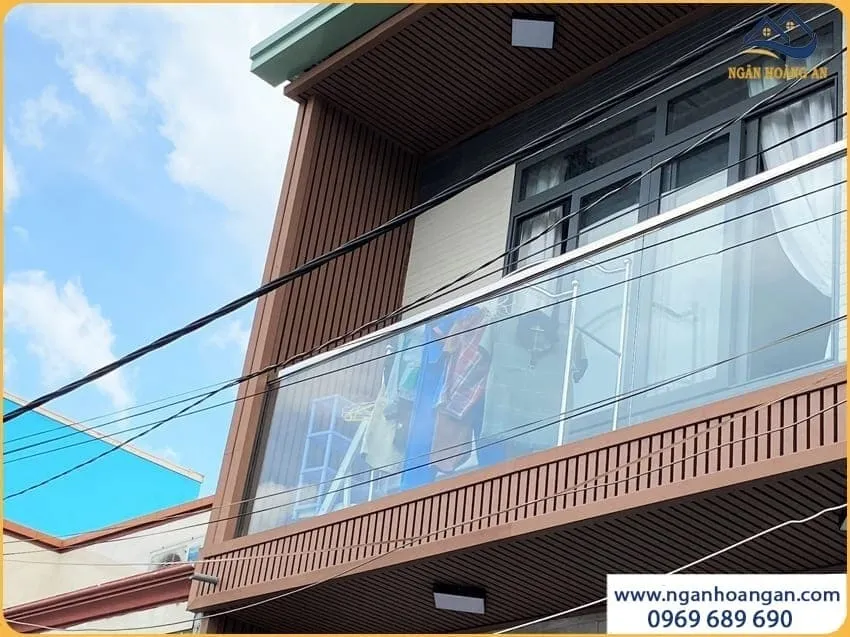 Ốp Ban Công Bằng Tấm Ốp Gỗ Nhựa Ngoài Trời Thẩm Mỹ Ốp Ban Công Bằng Tấm Ốp Gỗ Nhựa Ngoài Trời Thẩm Mỹ