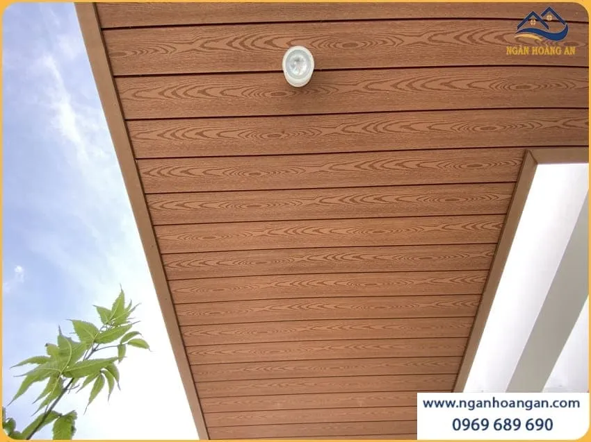 Ốp Mái Hiên Bằng Gỗ Nhựa Ngoài Trời Kosmos Light Wood Thẩm Mỹ Cao