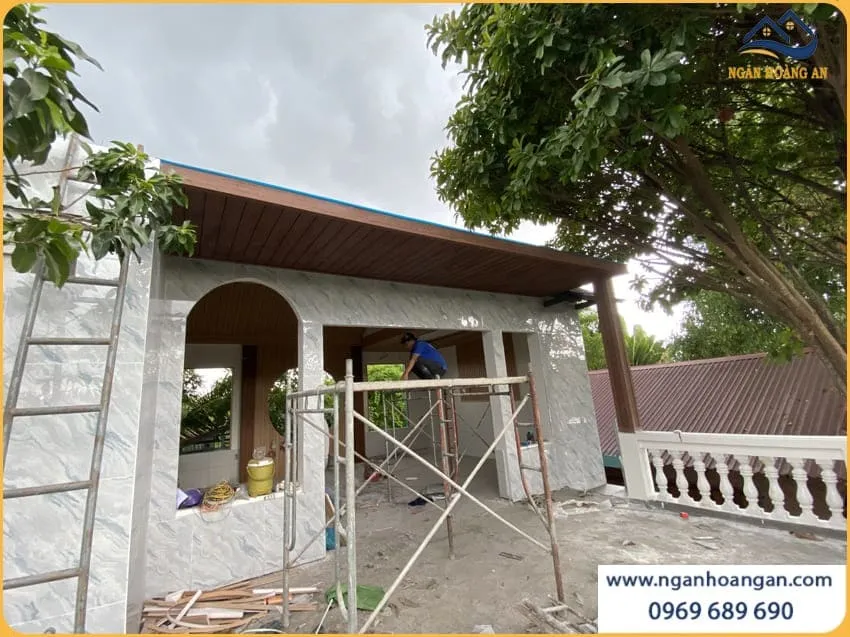 Ốp Mái Hiên Bằng Gỗ Nhựa Ngoài Trời Kosmos Thẩm Mỹ Cao Ốp Mái Hiên Bằng Gỗ Nhựa Ngoài Trời Kosmos Thẩm Mỹ Cao