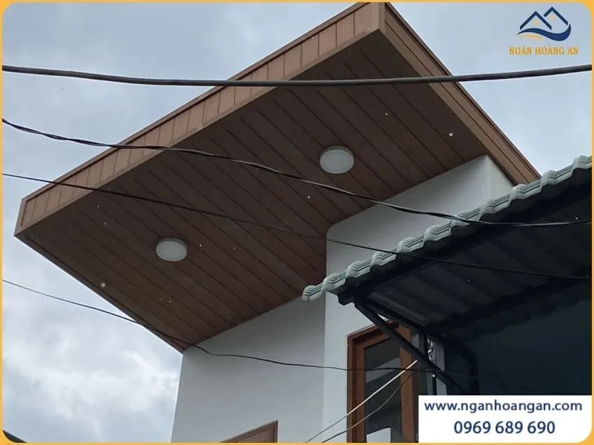 Ốp Trần Mái Hiên Ngoài Trời Bằng Gỗ Nhựa Kosmos Light Wood