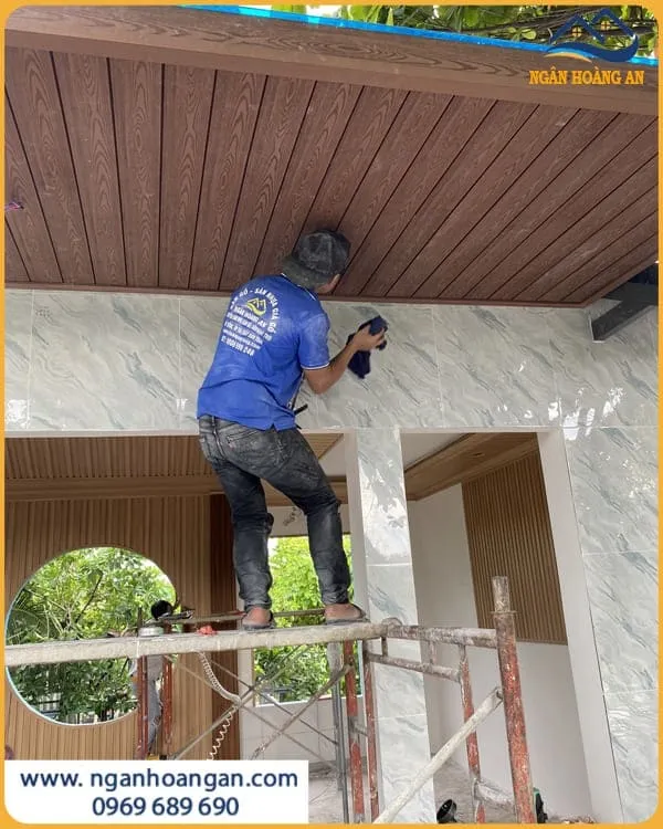 Ốp Trần Mái Hiên Ngoài Trời Bằng Gỗ Nhựa Kosmos Ốp Trần Mái Hiên Ngoài Trời Bằng Gỗ Nhựa Kosmos
