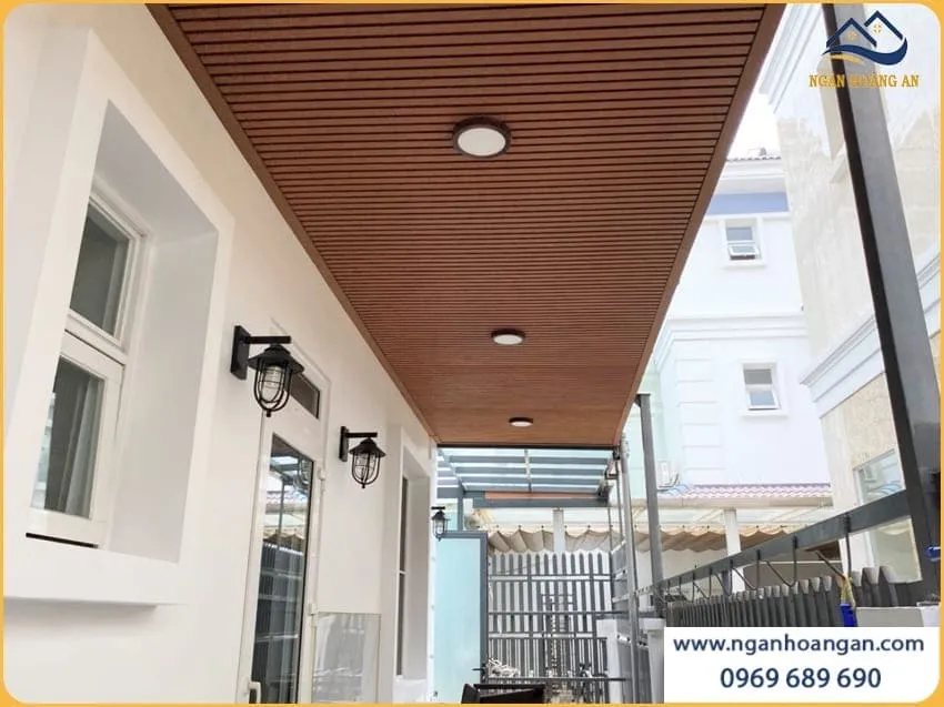Ốp Trần Ngoài Trời Bằng Lam Sóng Kosmos Light Wood 