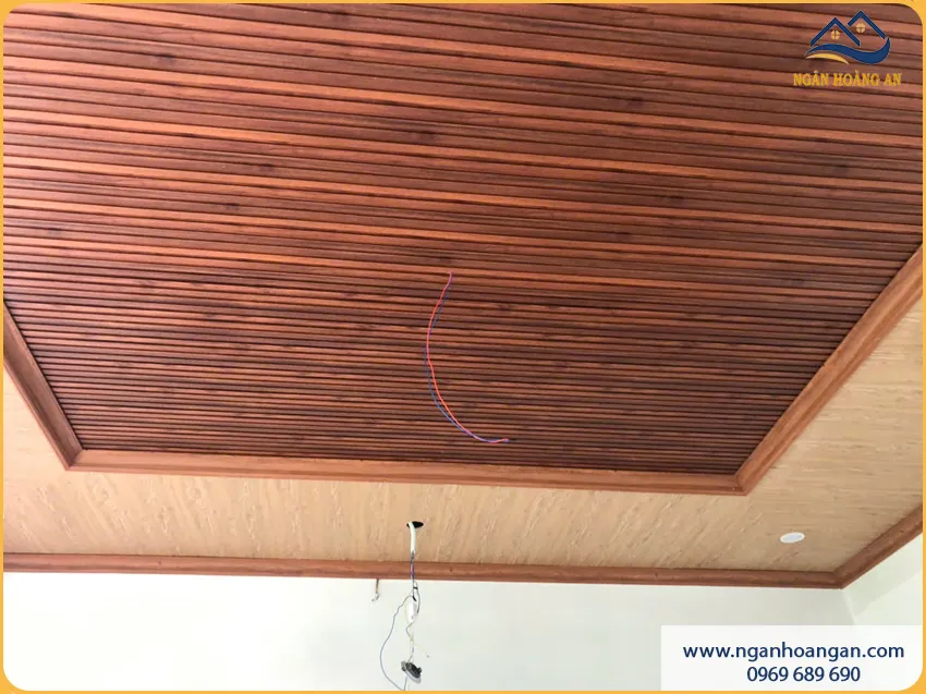 Ốp Trần Nhà Ở Bằng Lam Sóng Dễ Vệ Sinh