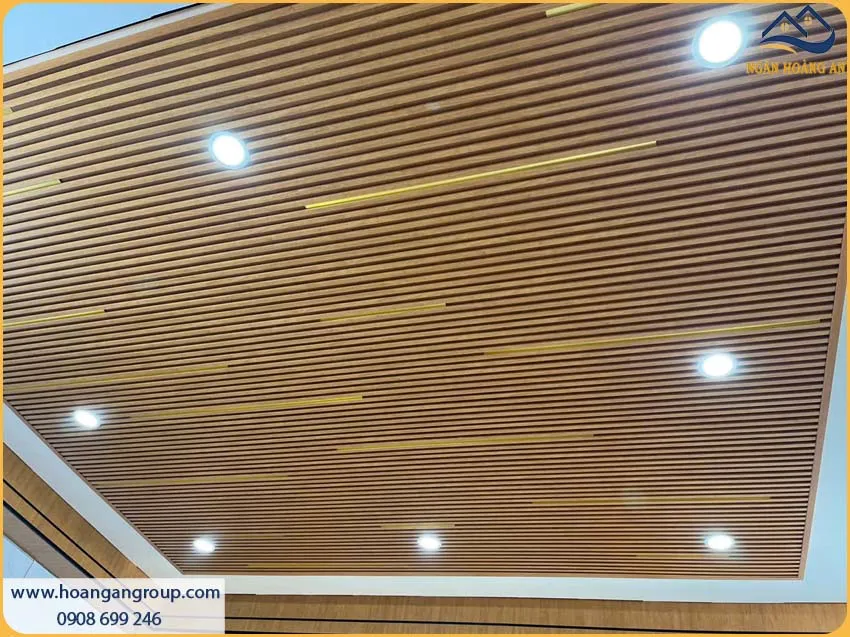 Ngân Hoàng An Đại Lý Thi Công Tấm Lam Sóng 3 Sóng IWood Uy Tín TPHCM