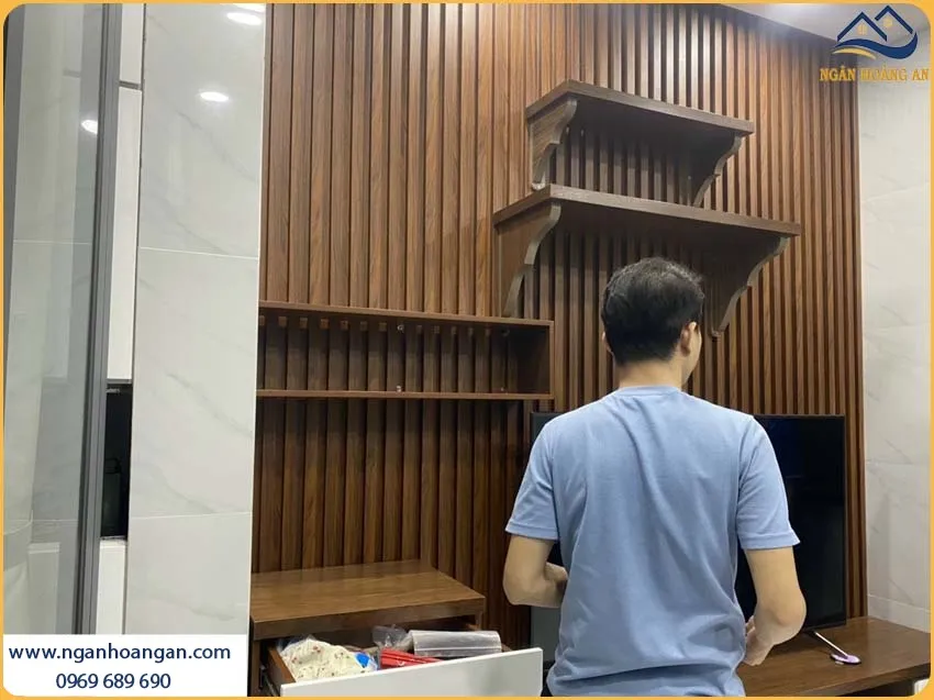 Phòng Khách Được Ốp Tường Bằng Lam Sóng Cao Kosmos 3SC30-09