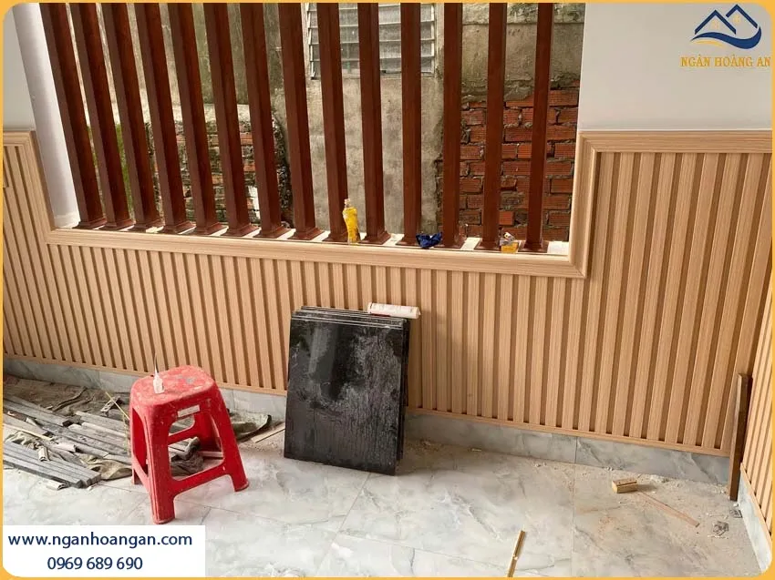 Thi Công Tấm Nhựa Lam Sóng Thấp Kosmos Cho Tường Nhà