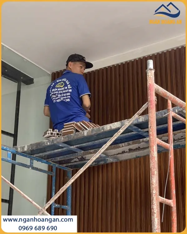 Thi Công Ốp Tường Lam Sóng Kosmos 4S200X25-009 Tạo Nên Sự Sang Trọng