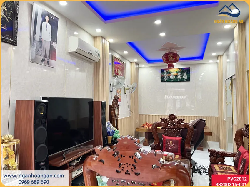 Ốp Tường Lam Sóng Nhựa Giả Gỗ Cho Phòng Khách