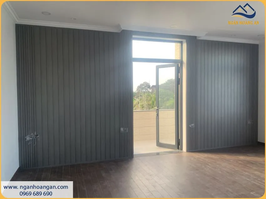 Ốp Tường Lam Sóng Và Nano Nhựa Giả Gỗ Cho Phòng Khách