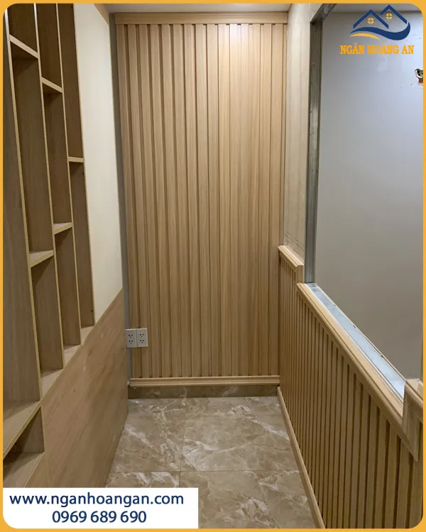 Ốp Tường Lamri Bằng Lam Tăng Điểm Nhấn Cho Hành Lang Ốp Tường Lamri Bằng Lam Tăng Điểm Nhấn Cho Hành Lang