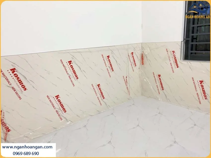 Thi Công Ốp Tường Lamri PVC Giả Đá Kosmos PVC3007 Tạo Nên Sự Sang Trọng