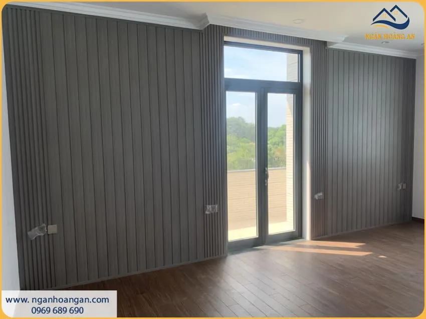 Ốp Tường Phòng Khách Bằng Lam Sóng Nano Nhựa
