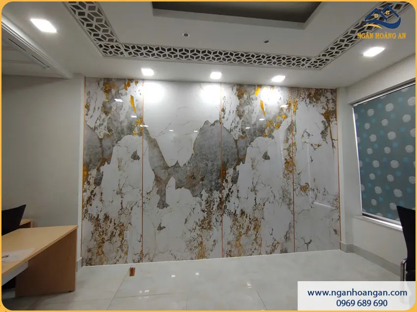 Ốp Tường Phòng Khách Bằng Than Tre Bền Đẹp