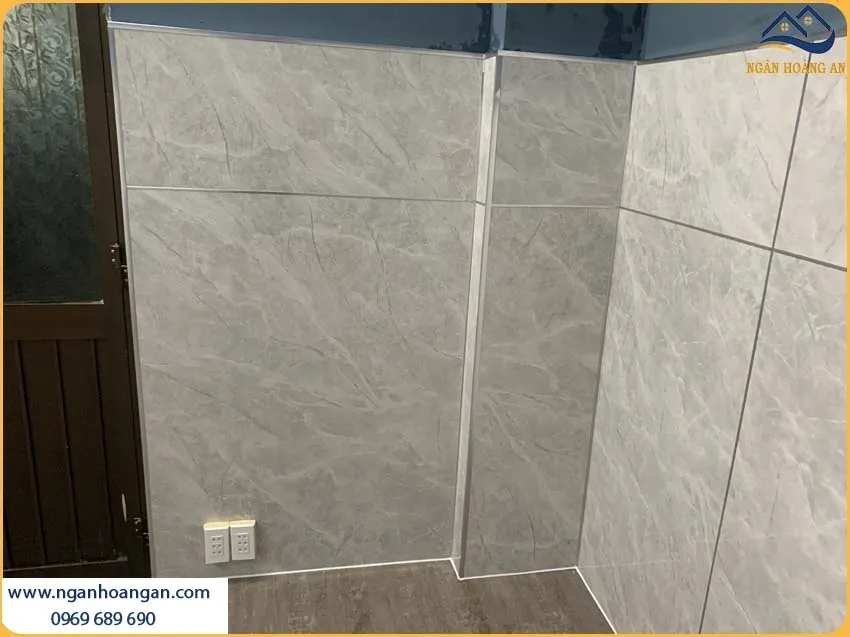 Thi Công Ốp Tường PVC Giả Đá Hobiwood VD2606 Tạo Nên Sự Sang Trọng