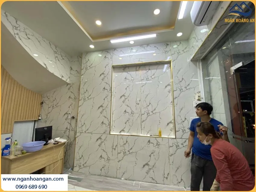 Thi Công Ốp Tường PVC Giả Đá Kosmos PVC3001 Tạo Nên Sự Sang Trọng Thi Công Ốp Tường PVC Giả Đá Kosmos PVC3001 Tạo Nên Sự Sang Trọng