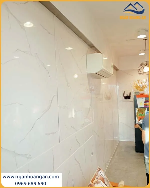 Tấm Nhựa PVC Hobiwood Được Lắp Đặt Thời Thượng Cho Phòng Khách