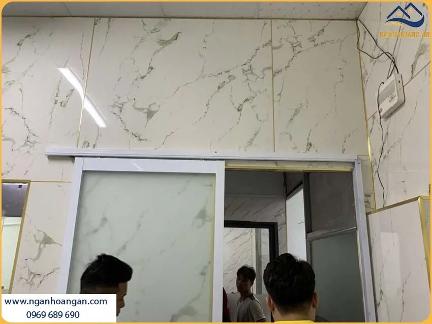 Khách Hàng Rất Tin Dùng Tấm Nhựa Ốp Tường PVC Giả Đá Kosmos