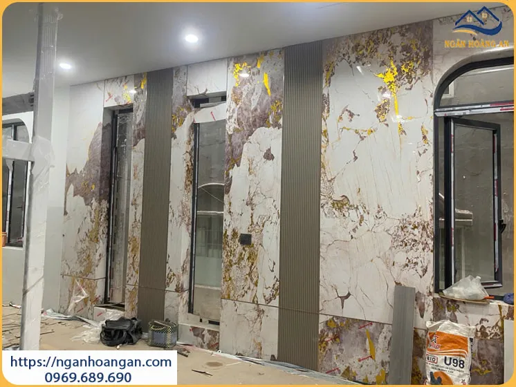 Ốp Tường Tấm Than Tre Vân Đá Dát Vàng Kết Hợp Lam Sóng Tại Phường Phước Long Ốp Tường Tấm Than Tre Vân Đá Dát Vàng Kết Hợp Lam Sóng Tại Phường Phước Long