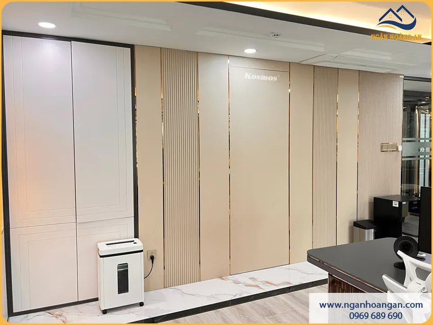 Ốp Tường Văn Phòng Bằng Than Tre Bền Màu Dễ Bảo Dưỡng