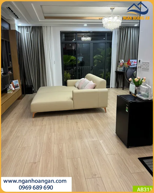Phòng Khách Lát Sàn Gỗ Công Nghiệp Robina AB-311 Tạo Cảm Giác Êm Chân Phòng Khách Lát Sàn Gỗ Công Nghiệp Robina AB-311 Tạo Cảm Giác Êm Chân