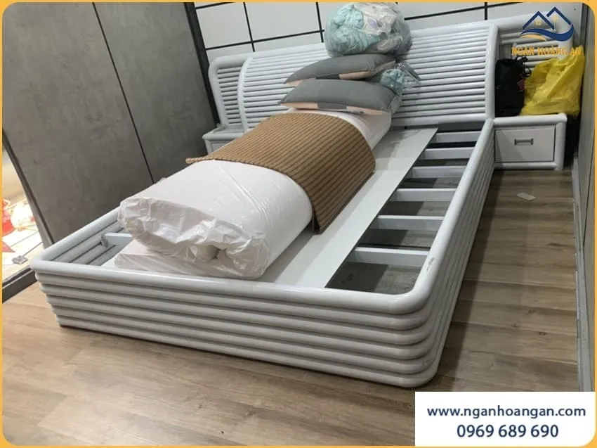 Phòng Ngủ Ấm Cúng Với Sàn Nhựa Hèm Khoá