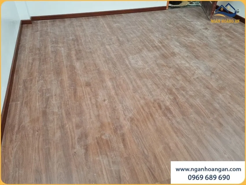 Phòng Ngủ Ấm Cúng Với Sàn Nhựa Hèm Khoá