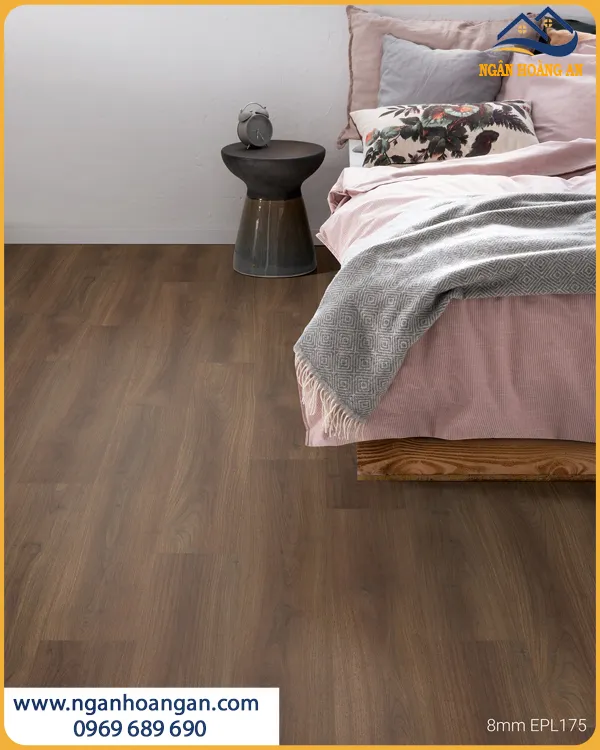 Phòng Ngủ Lát Sàn Gỗ Công Nghiệp Egger-EPL175 Hạn Chế Bám Bụi